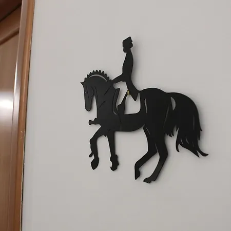 Griseo Equus Geas Apartment